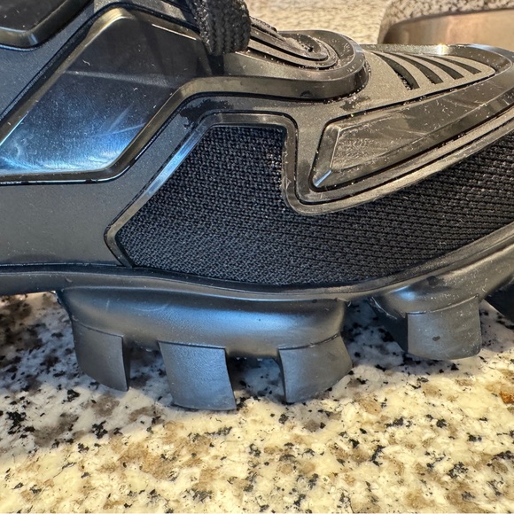 9.5 Black PRADA CLOUDBUST TECHNICAL SNEAKERS
100% Authentic - Picture 5 of 16